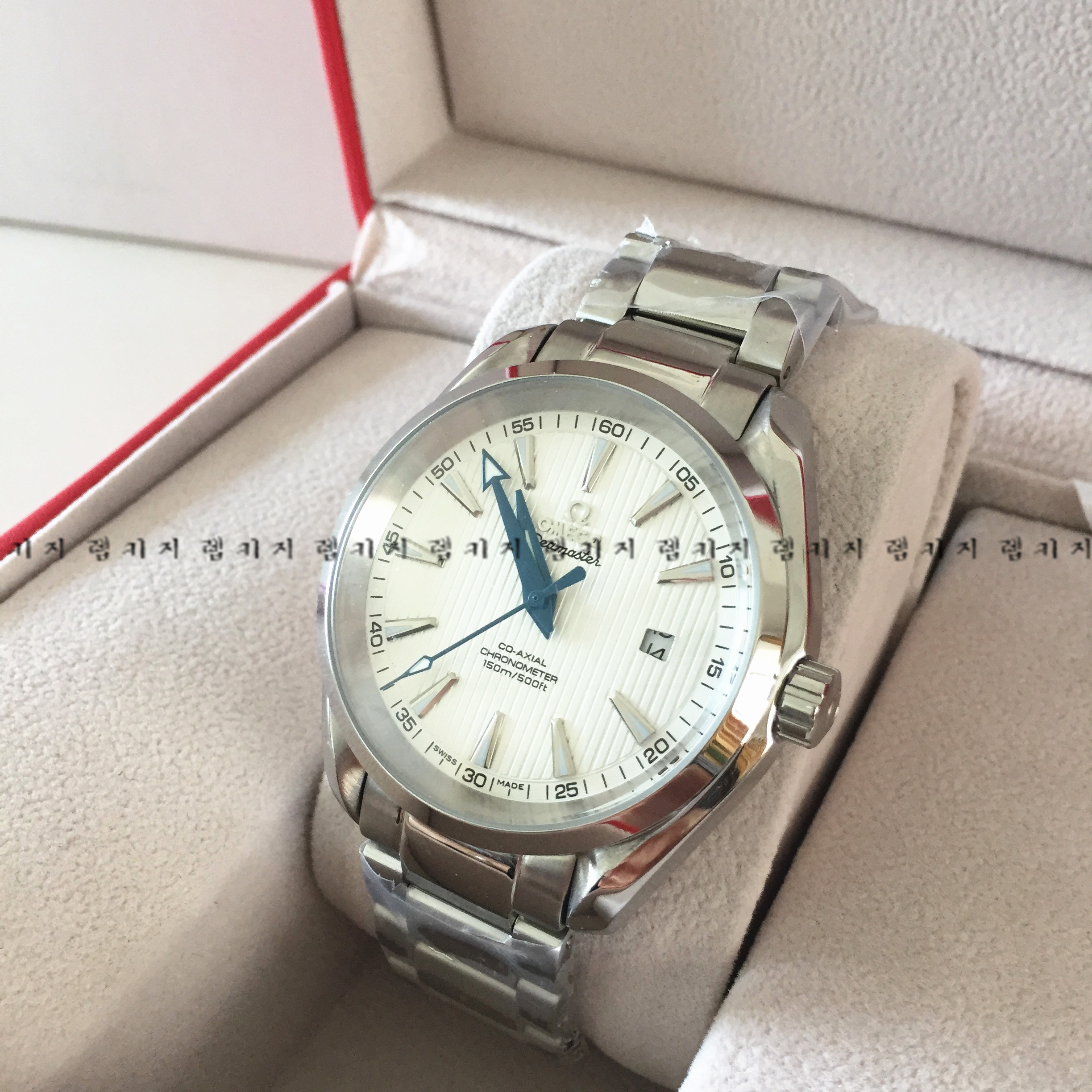 오메가 아쿠아테라 화이트 다이얼 메탈시계